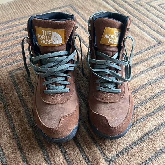 NWOT Men’s The North Face hiking boots size 11 main image 5
